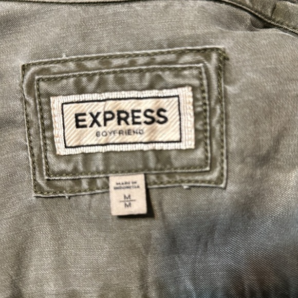 Express Button Up - Picture 6 of 7
